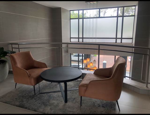 448M² OFFICE TO LET IN HYDE PARK