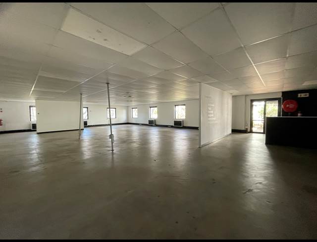 700M² OFFICE TO LET IN BRYANSTON