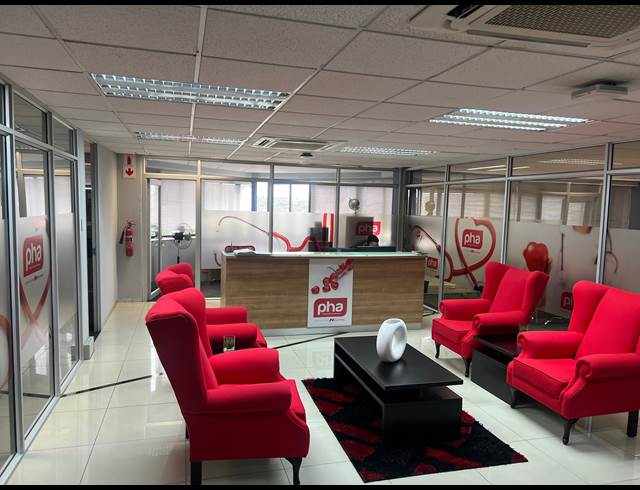 1,246M² OFFICE TO LET IN DAWNCLIFFE