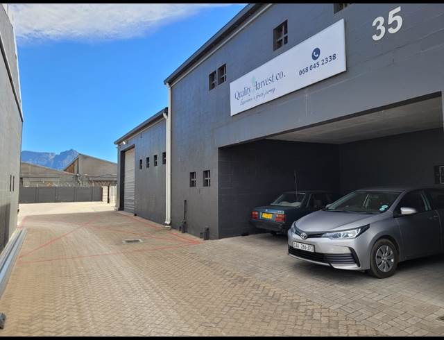 420M² WAREHOUSE TO LET IN EPPING INDUSTRIAL