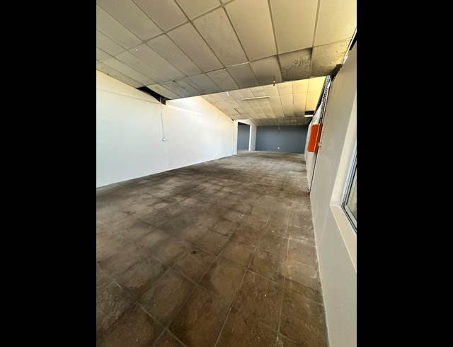 800M² WAREHOUSE TO LET IN MASONS MILL