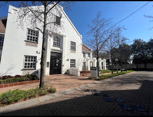 376M² OFFICE TO LET IN PARKTOWN NORTH
