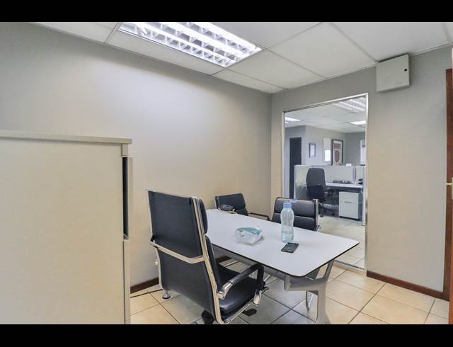 200M² BUILDING TO LET IN ROUTE 21 BUSINESS PARK