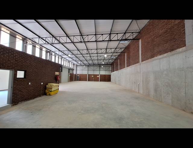 548M² WAREHOUSE TO LET IN LASER PARK