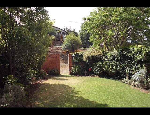 2 bed property to rent in WATERVAL ESTATE