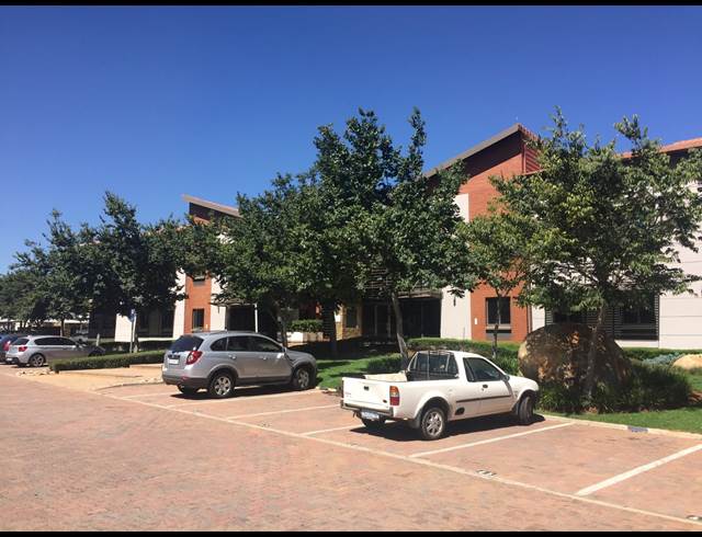 253M² OFFICE TO LET IN GREENSTONE HILL