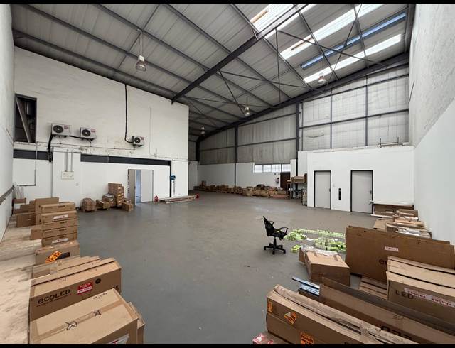 328M² WAREHOUSE TO LET IN HALFWAY HOUSE