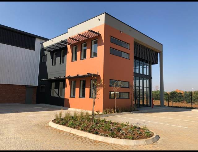 1,727M² WAREHOUSE TO LET IN GOSFORTH PARK