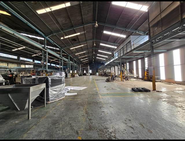 9,057M² FACTORY TO LET IN TUNNEY