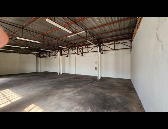 215M² WAREHOUSE TO LET IN ROSSLYN