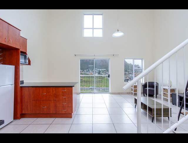 2 BEDROOM APARTMENT TO LET IN MUIZENBERG