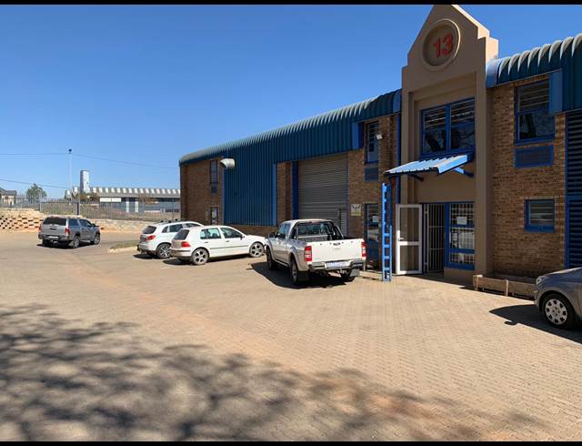 157M² WAREHOUSE RENTED IN LASER PARK