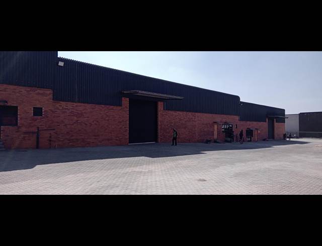 1,162M² WAREHOUSE TO LET IN ORMONDE