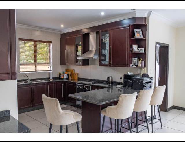 4 BEDROOM PROPERTY TO RENT IN GREENSTONE HILL