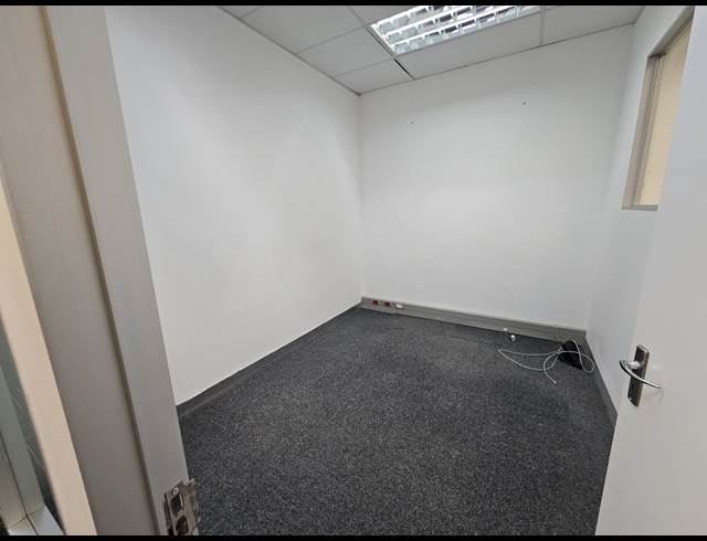 187M² OFFICE TO LET IN MILNERTON CENTRAL