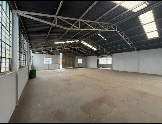 630M² WAREHOUSE TO LET IN KNIGHTS