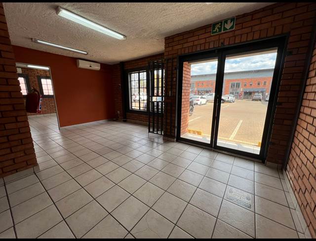 318M² WAREHOUSE TO LET IN HENNOPSPARK