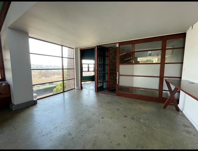 308.50M² OFFICE TO LET IN PARKHURST