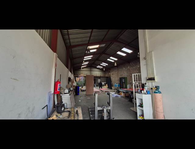 290M² WAREHOUSE TO LET IN DUNSWART