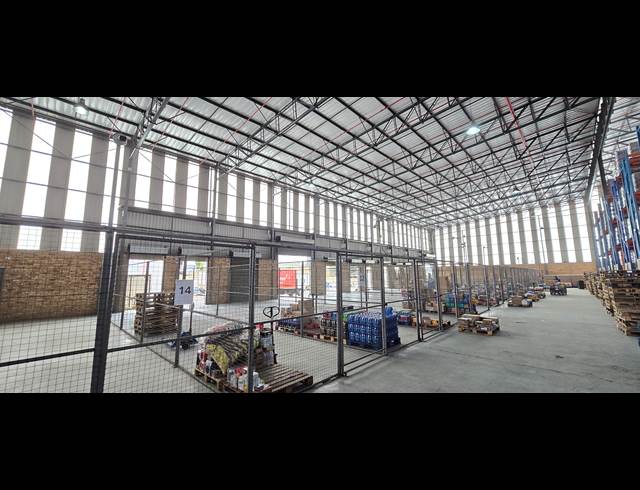 7,649M² WAREHOUSE TO LET IN NORTH RIDING