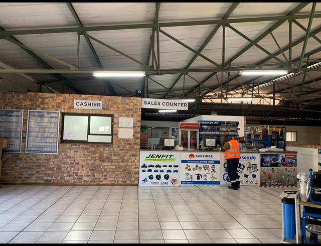 1,938M² WAREHOUSE TO LET IN RIVERSIDE PARK