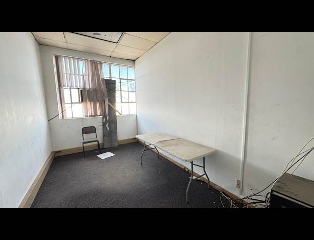 250M² WAREHOUSE TO LET IN VILLAGE MAIN