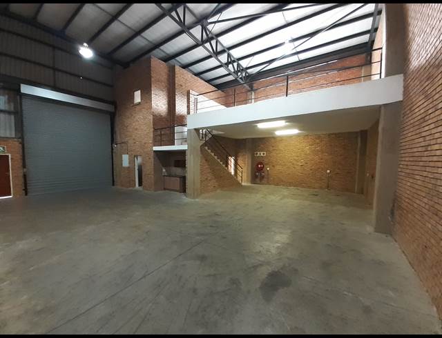 401M² WAREHOUSE TO LET IN LANSERIA