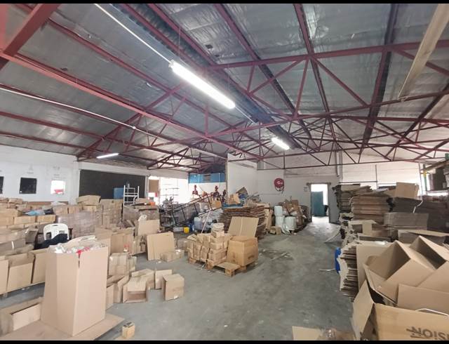 1,061M² WAREHOUSE TO LET IN PINETOWN CENTRAL