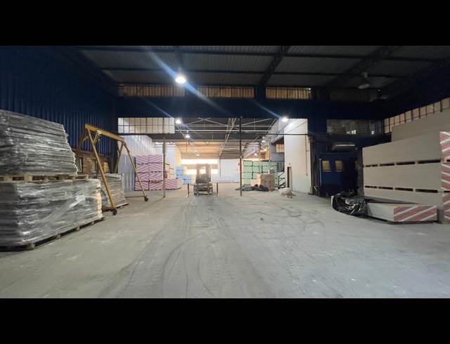 755M² WAREHOUSE TO LET IN DRIEHOEK