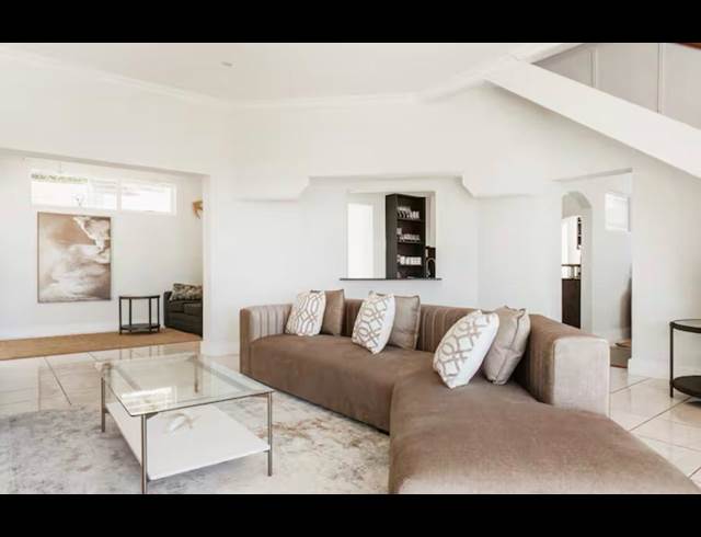 2 BEDROOM DETACHED TO LET IN GREEN POINT