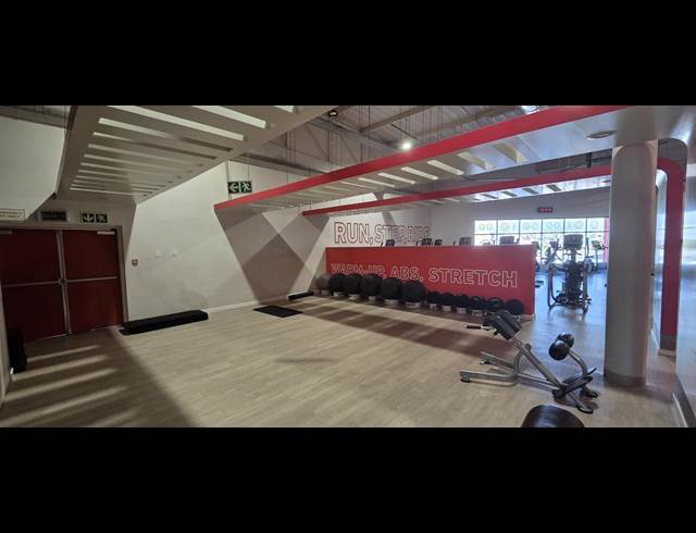 1,526M² RETAIL TO LET IN RIVERSIDE PARK