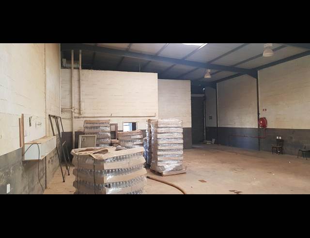 340M² WAREHOUSE TO LET IN BRACKENFELL SOUTH