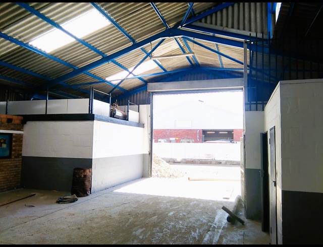 1,205M² WAREHOUSE TO LET IN BEACONVALE