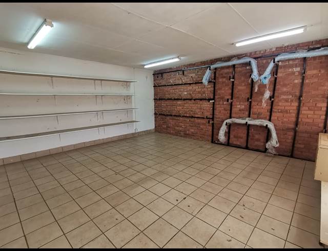 41.20M² RETAIL TO LET IN VALHALLA