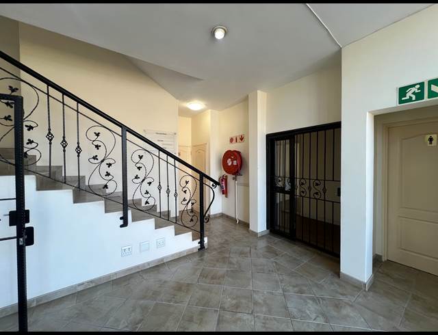125M² OFFICE TO LET IN HIGHVELD