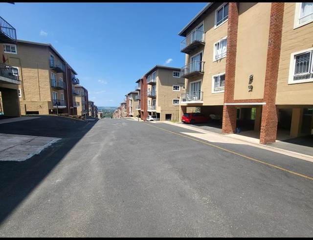 3 BEDROOM PROPERTY TO RENT IN OAKLANDS