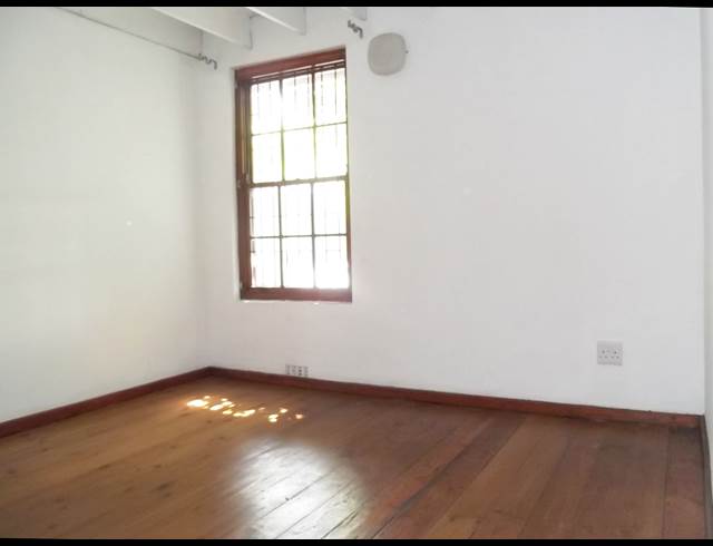 2 bed property to rent in WOODSTOCK