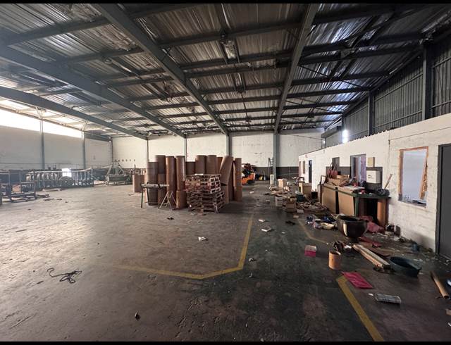 850M² WAREHOUSE TO LET IN SPRINGFIELD