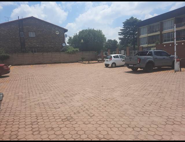 OFFICE PROPERTY TO RENT IN NEW REDRUTH