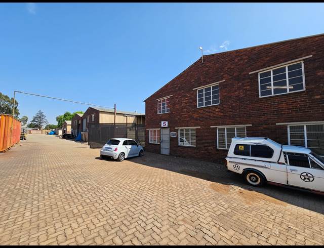 264M² FACTORY TO LET IN ANDERBOLT