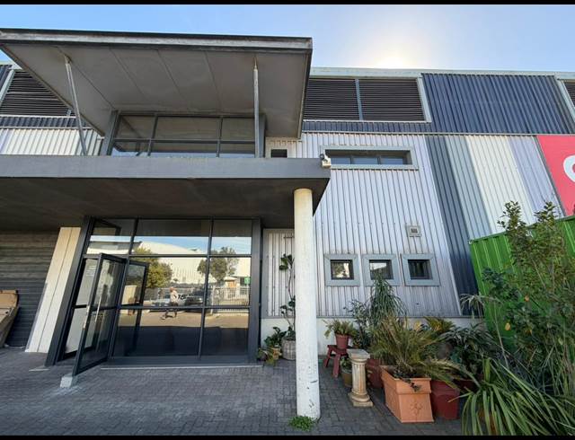 150M² OFFICE TO LET IN PHILIPPI