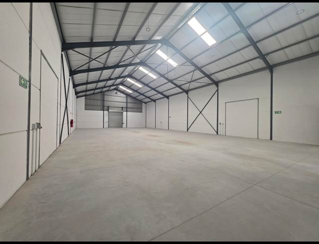 577M² WAREHOUSE TO LET IN FIRGROVE