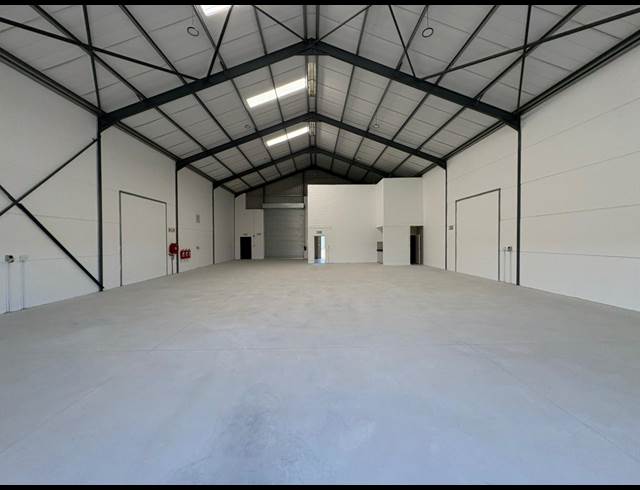 429M² WAREHOUSE TO LET IN FIRGROVE INDUSTRIAL ESTATE