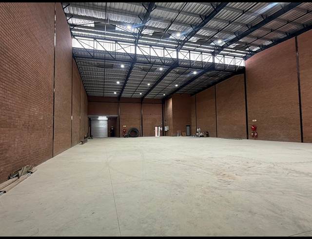 1,050M² WAREHOUSE TO LET IN SAMRAND BUSINESS PARK