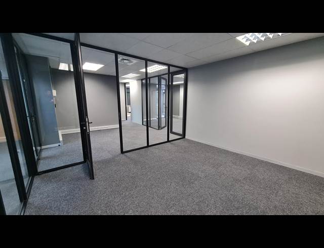 175M² OFFICE TO LET IN WESTLAKE