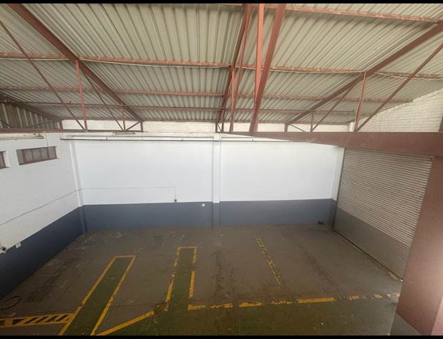 172M² WAREHOUSE TO LET IN STEELEDALE