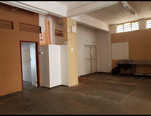 300M² WAREHOUSE RENTED IN BOOYSENS