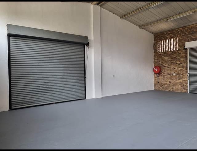 138.40M² WAREHOUSE TO LET IN VINTONIA