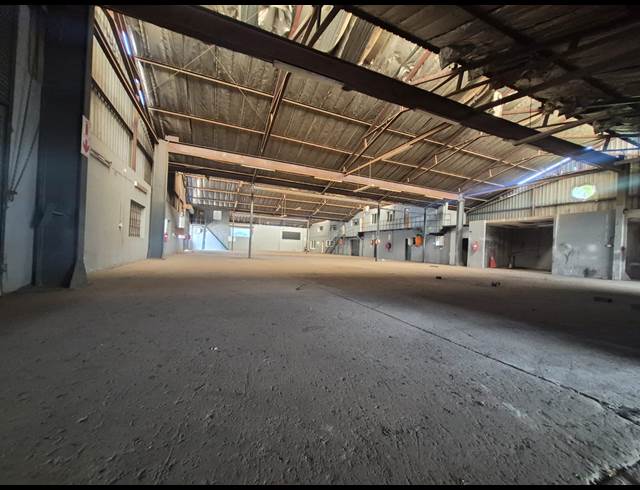 1,700M² WAREHOUSE TO LET IN ALRODE SOUTH
