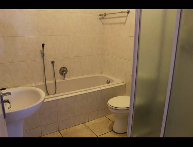 2 bed property to rent in TYGER WATERFRONT